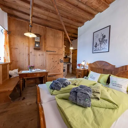 Schloss Saalhof- Schlossflair, Wellnessauszeit, Bauernhofleben, Familienzeit Im Historischen Zentral Zwischen Zell Am Und Saalbach-hinterglemm Apartmán