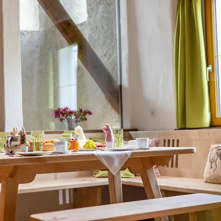 Schloss Saalhof- Schlossflair, Wellnessauszeit, Bauernhofleben, Familienzeit Im Historischen Zentral Zwischen Zell Am Und Saalbach-hinterglemm * Maishofen