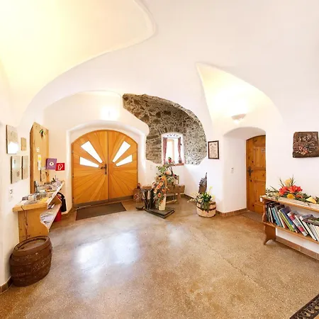 Schloss Saalhof * Maishofen