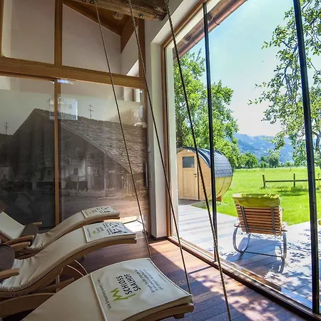 Schloss Saalhof- Schlossflair, Wellnessauszeit, Bauernhofleben, Familienzeit Im Historischen Apartment Zentral Zwischen Zell Am See Und Saalbach-Hinterglemm * Maishofen