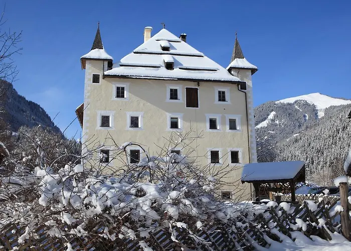 Schloss Saalhof * Maishofen
