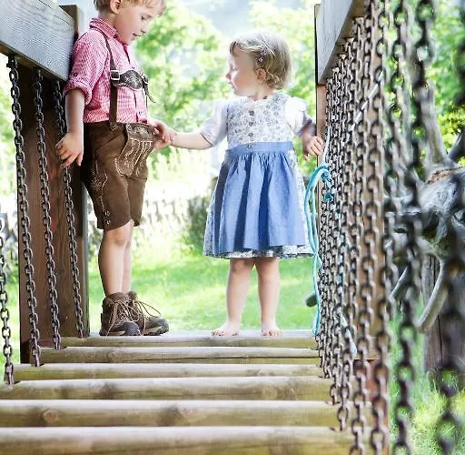 Schloss Saalhof * Maishofen